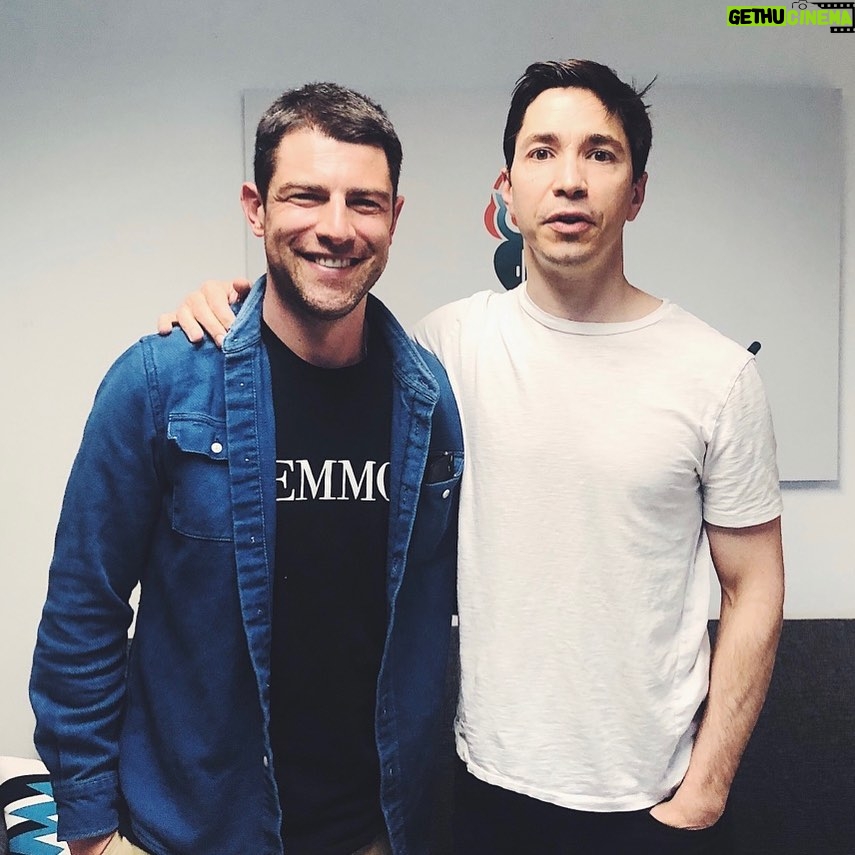 Max Greenfield Instagram - The great @justinlong Had me on his podcast #lifeisshort GOOD TIMES 🏄🏻‍♂️🏄🏻‍♂️🏄🏻‍♂️ http://wondery.fm/lifeisshort