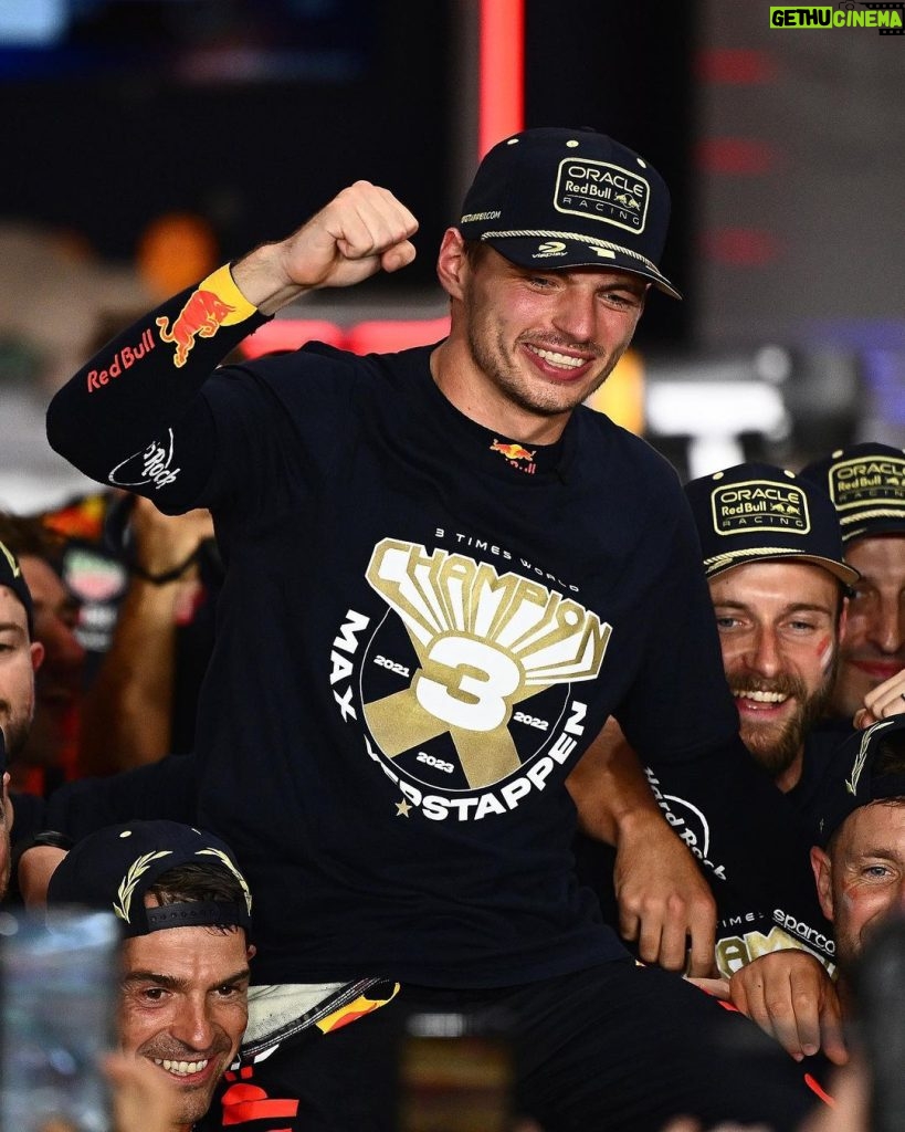 Max Verstappen Instagram - ⭐⭐⭐ What an amazing year! It is incredible to be part of this team, @redbullracing 🙌 Thank you to everyone at the track and back in the factory for all the effort that has gone into this year to achieve this, we can all be very proud 👏 To be a three time World Champion feels absolutely incredible #ThirdStar