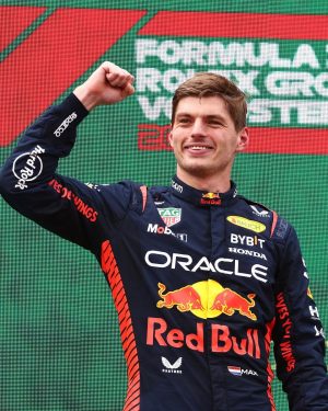 Max Verstappen Instagram - What a way to finish a perfect weekend @redbullracing 🏆 

An absolutely amazing job by everyone in the team 💪

A big thank you goes out to everyone for joining us on the Red Bull Ring! Your support is seriously unmatched 👏🦁

#AustrianGP