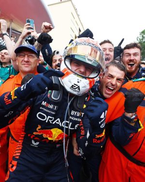 Max Verstappen Instagram - That was very lovely 🤩 To win it in this way, makes it extra special 🙌

A great weekend which we executed really well! An amazing job by everyone in the team @redbullracing 👏