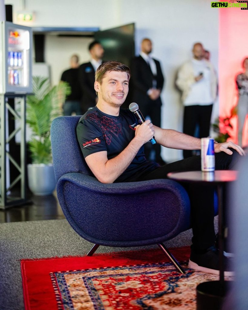 Max Verstappen Instagram - 👋 In Dubai with @teamredlinesim at the @redbullgaming Player Summit 🎮 Dubai, United Arab Emirates