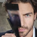 Maxi Iglesias Instagram - Buscando siempre diferentes puntos de vista.. De cerca o de lejos, #BadBoyCarolinaHerrera @carolinaherrera #ad