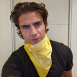 Maxi Iglesias Instagram - La diferencia? ➡️ #pañuelochallengealadina Algo pequeño puede hacer mucho. 15 Febrero, Día Mundial del Cáncer Infantil