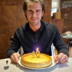 Maxi Iglesias Instagram - Gracias a todos por todas las felicitaciones de estos días. He comido mucha tarta.🥰