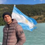 Maxi Iglesias Instagram - De cuando grababa en la linda Argentina y me escapaba para conocer un poco más.. Ché que ganas de volver! 💚 #tbt 2018/19 Bariloche, Patagonia, Argentina