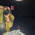 Maxi Iglesias Instagram - Anoche en el #samsungunpacked , me cazaron con lo que más ganas tenía de comprobar.. Que el nuevo #GalaxyS24 sigue teniendo una súper camara (y nuevas opciones..), y que no por eso se me dan mejor los selfies.. (LA última foto es la prueba de que estuve en el evento y no es una imagen generada por IA con el mismo color gris titanio del s24 Ultra) #galaxyai @samsungespana