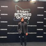 Maxi Iglesias Instagram - Anoche en el #samsungunpacked , me cazaron con lo que más ganas tenía de comprobar.. Que el nuevo #GalaxyS24 sigue teniendo una súper camara (y nuevas opciones..), y que no por eso se me dan mejor los selfies.. (LA última foto es la prueba de que estuve en el evento y no es una imagen generada por IA con el mismo color gris titanio del s24 Ultra) #galaxyai @samsungespana