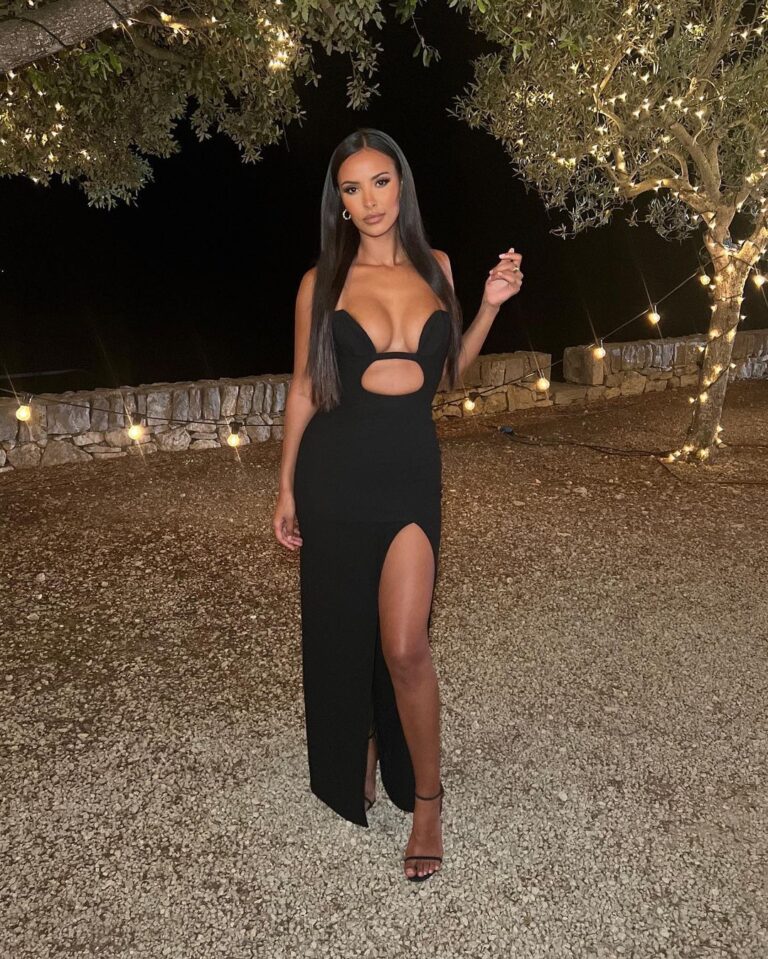 Maya Jama Instagram - It’s going downnnn tonight.. Entering the villa & here for all the drama as usual 😈 Mallorca