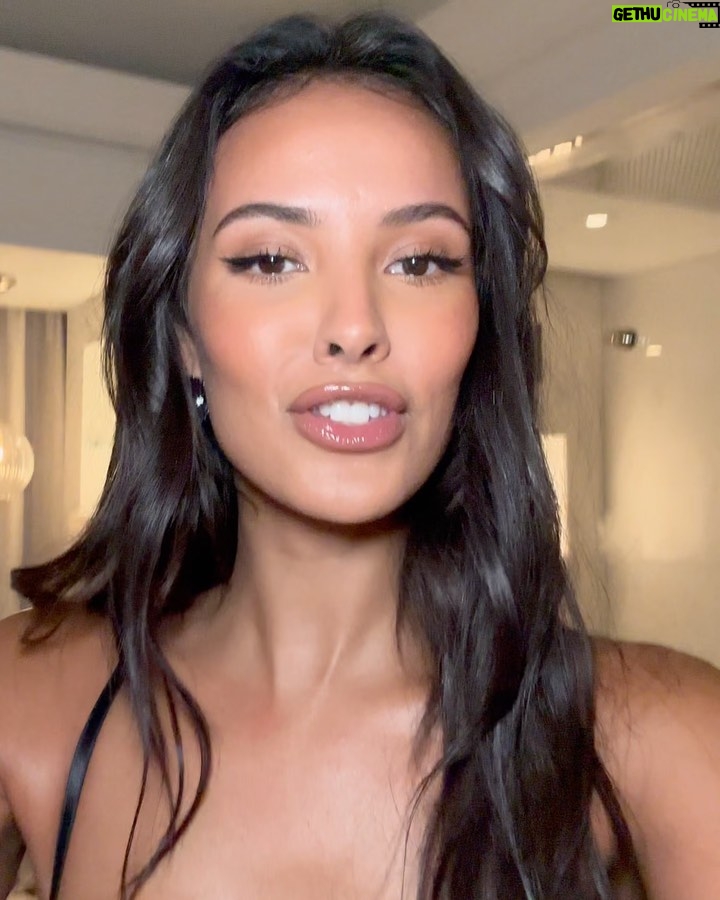 Maya Jama Instagram - SCREAMING! 😭 So excited to announce that I am the new global brand ambassador for @rimmellondonuki I grew up with this brand and have dreamed about saying the iconic “london look” line on tv one day and now it’s happening I don’t even have the words, following in the footsteps of Kate Moss, Adwoa and more doesn’t even make sense in my mind but I am honoured. 16 year old me who moved to London from Bristol with a bag of dreams would not have believed you if you said 12 years later I would be a part of such a legendary London staple, London is my homeee and now you can catch me living the London Look 💄❤️#RimmelLondon #LivetheLondonLook #ad