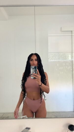Meagan Good Instagram - 🌸 ᴏʜ ᴘᴜᴇʀᴛᴏ ᴠᴀʟʟᴀʀᴛᴀ ʜᴏᴡ ɪ ᴍɪss ᴛʜᴇᴇ ᴀʟʟ ʀᴇᴀᴅʏ 🌊. 
ᴡᴇʟᴘ ʙᴀᴄᴋ ᴛᴏ ᴡᴏʀᴋ 🙏🏾 . 

@Orchid_GlassPenthouse ᴛʜᴀɴᴋs ғᴏʀ ᴀʟʟ ᴛʜᴇ ʟᴏᴠᴇ ᴀɴᴅ ᴄᴀʀᴇ 🍃