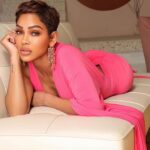 Meagan Good Instagram - 𝘞ᴇᴅɴᴇsᴅᴀʏ! 𝒪ɴ sᴛᴀɴᴅs ~ @CompulsiveMagazine 📗