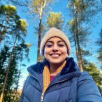 Meera Nandan Instagram - Nature lover ♥️ #shere #surrey #happiness #love #goodbye2023 #countryside #london #naturelovers #allheart #allsmiles #instagood #green #smiling #positivevibes Shere Village, Surrey Hills