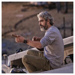 Mehdi Pakdel Instagram - روزهاى تمرين نمايش #سى
هميشه چقدر زود، دير مى شود. 
عكس از سركار خانم افسانه شجريان