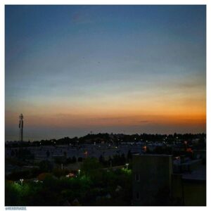 Mehdi Pakdel Instagram - .
این‌جا
دست هر واژه خنجری‌ست
پشت هر معنا گلوله‌ای
و در دل هر فراز
باتلاقی از خون دل
.
بخشی از شعر توهم/ هوشنگ آزادی‌ور