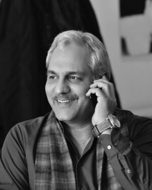 Mehran Modiri Instagram - از اين به بعد در اين صفحه ميتوانيد از اخبار فعاليت هاى "مهران مديرى " باخبر باشيد .
اين صفحه ، صفحه رسمى "مهران مديرى" بوده و توسط ادمين ، تحت نظر مستقيم ايشان اداره ميشود .
عكس از :@alidarvishsefat
