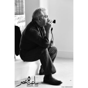 Mehran Modiri Instagram - عكسى از اولين روز فيلمبردارى......
.
.
.
#مهران_مدیری 
#ساعت٥عصر
عكس از :@alidarvishsefat