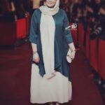 Mehrave Sharifinia Instagram - ' شنبه ۶ مهرماه اکران خصوصی فیلم «درخونگاه» پردیس سینمایی ملت با خواهر جانِ دل😍 ' با سپاس از تمام عزیزان هنرمندی که لطف کردند، تشریف آوردند و عکاسان محترم. ' اکران عمومی از چهارشنبه ۱۰ مهرماه در سینماهای سراسر کشور ' ' 👗: @sayeh.mousavi 👌🏻❤️ ' ' کارگردان: سیاوش اسعدی تهیه‌کننده: منصور سهراب‌پور بازیگران: امین حیایی، ژاله صامتی، مهراوه شریفی‌نیا، محمود جعفری، منصور شهبازی، فاطمه مرتاضی، علی استادی، افشین سنگ‌چاپ. با حضور جمشید هاشم‌پور، نادر فلاح و پانته‌آ پناهی‌ها. ' عکس‌ها و‌ فیلم از: @rouhollah_hz_artworks @fatemeebrahimi69 @fatemetaghavi_ @sara_a_mrdi @simabashirii @matinalipoor @poptv.ir '