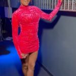 Mel B Instagram - Are you ready for @themaskedsingerau whoop whoop #pink #curlpower #legs