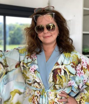 Melissa McCarthy Instagram - I see you seeing me, and raise you a pair of readers and a pair of progressives. TAKE THAT HARGITAY! @therealmariskahargitay