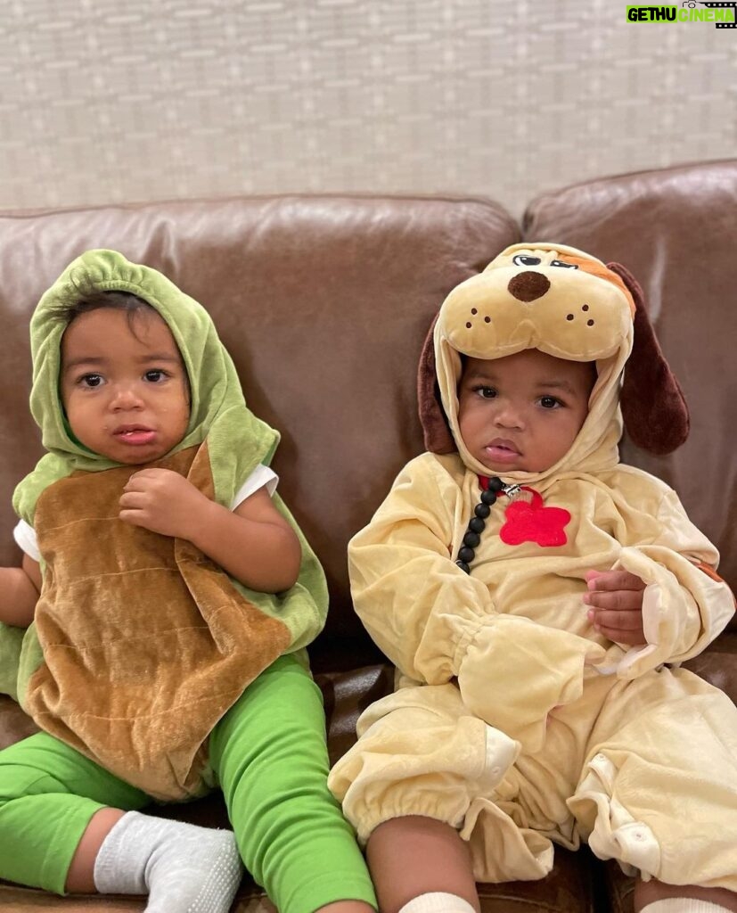 Melvin Gregg Instagram - PreHistoric 🦖 Fun Fact: Bobbie made these costumes from rolls of fabric a few hours before we went out! So even in prehistoric time we would’ve still been fitted!