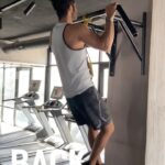 Mena Massoud Instagram - Work on form & be consistent. #backworkout