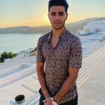 Mena Massoud Instagram - Best part of our trip to Greece was the glistening ocean water & these breathtaking views. Greek & Family-Owned since 1979, the Myconian Hotels are the place to stay in Mykonos. Gorgeous views, stunning property & superb service. Sometimes it’s hard to find all of these things when you travel to an in-demand destination like Greece but when you do - it’s perfection. Thank you for making 30 kallos #MyconianVillaCollection #MyconianCollection Myconian Collection Hotels & Resorts