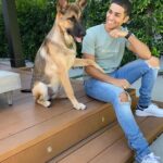 Mena Massoud Instagram - Fur, feathers or fins, they deserve our love. #LoveYourPetDay