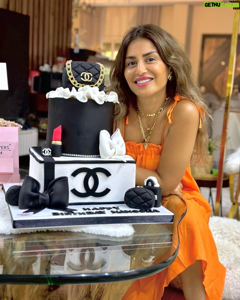 Menna Fadali Instagram - It’s my birthday 🎈🎁🎊🎂 thank u. @cake_up_egypt for lovely birthday cake ❤️ Sheikh Zayed City