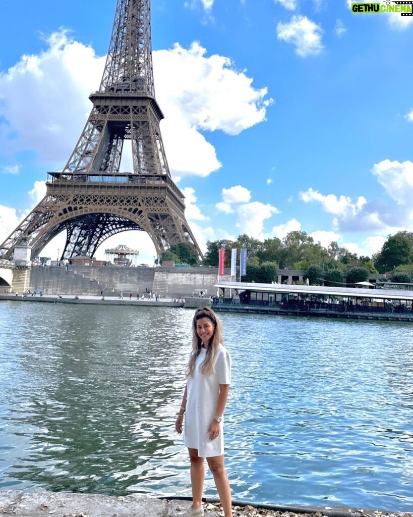 Menna Fadali Instagram - Bonjour France 🇫🇷🇫🇷 Tour Eiffel