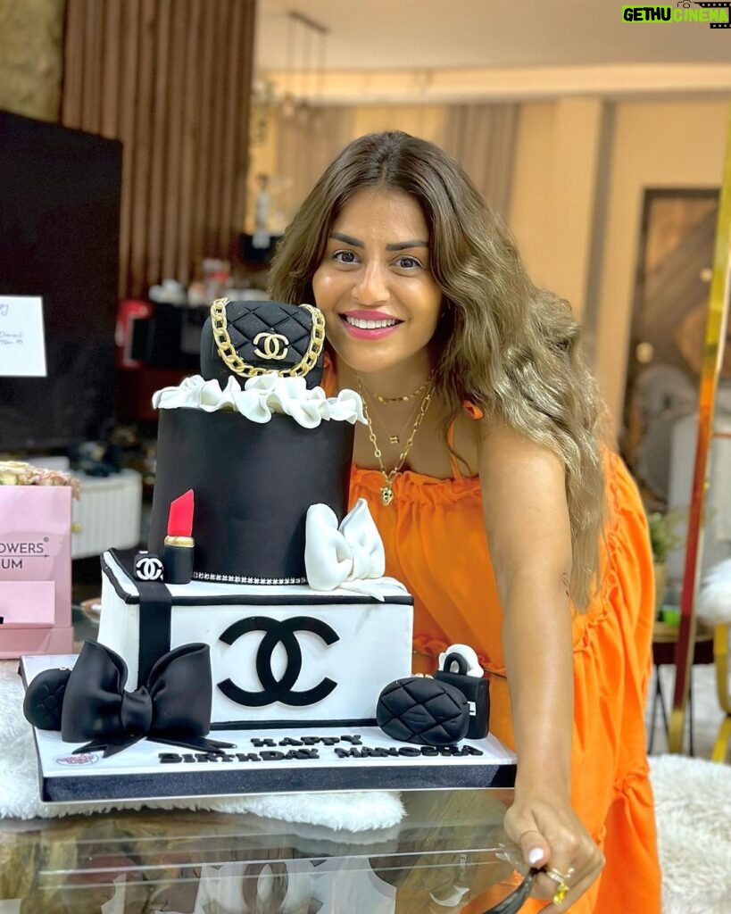 Menna Fadali Instagram - It’s my birthday 🎈🎁🎊🎂 thank u. @cake_up_egypt for lovely birthday cake ❤ Sheikh Zayed City