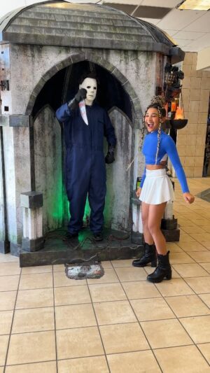 Merrick Hanna Instagram - MICHAEL MYERS FAIL! Merrick & @libertybarros thx @spirithalloween #prank #halloween