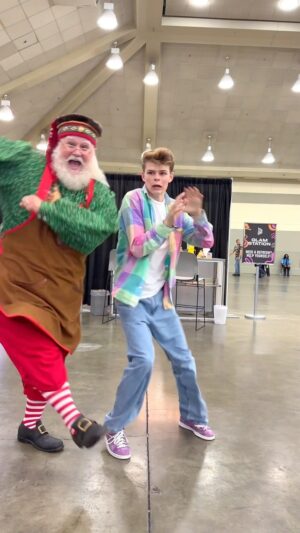 Merrick Hanna Instagram - It’s not your time yet @santa_j_claus 👻🎃 (DC: @boomerb_tv )