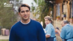 Mert Ramazan Demir Instagram - "Kepeğin olduğunu bilmiyordum" sorusuna cevabım: "Yok zaten!" 💙 😎 Head&Shoulders’ın yeni formülüyle sen de benim gibi 100%'e kadar kepek korumasına* hazır mısın? 💪🏻💙 Head&Shoulders kullananların kepeği olmaz* diyoruz 🤘🏻 #MRDXHEADANDSHOULDERS

*Düzenli kullanımda, gözle görülür kepekleri önlemeye yardımcı olur