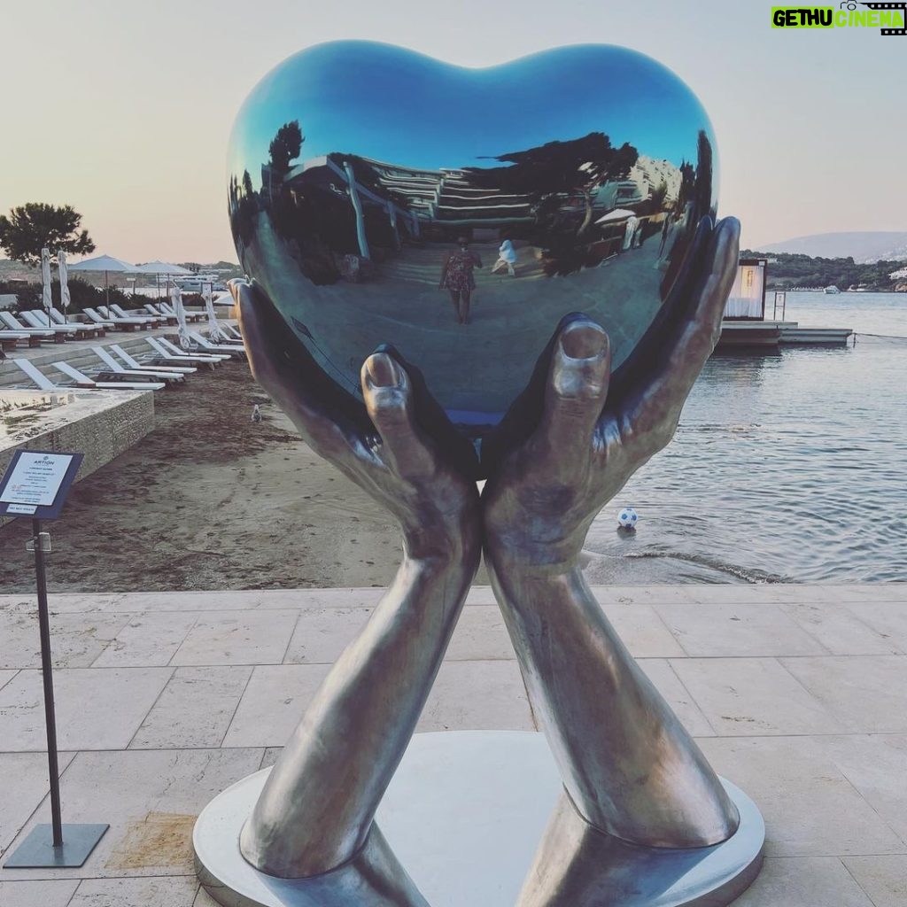 Meryem Uzerli Instagram - 💕 Athens, Greece