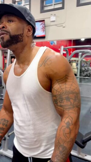 Method Man Instagram - Operation get rid of the muffin top😩 for motivational purposes only.. “TRAINING IS COMMITMENT AND LIFESTYLE “ POWERED BY #KILLERBEEPRE 💥 #TICALATHLETICS 🐝