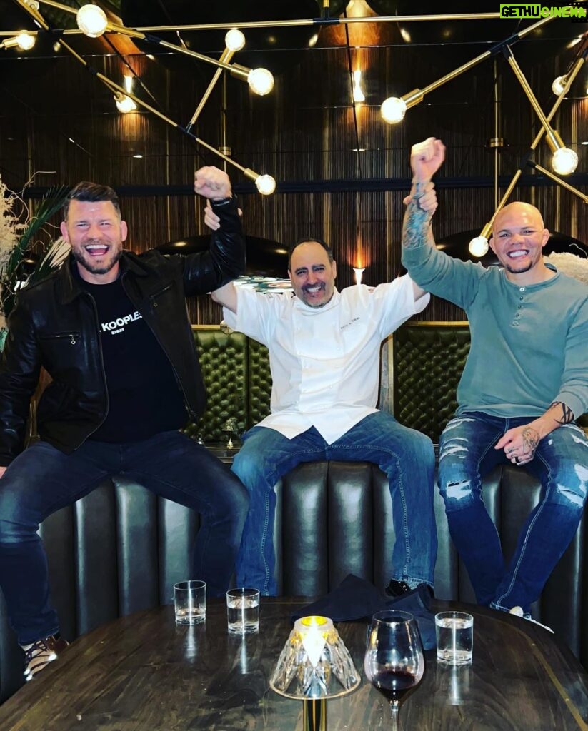 Michael Bisping Instagram - Always a great experience at @barrysprime Big thanks to @chefbarryb and @richardwilk for always looking after @lionheartasmith and I. Oh and that Derek the owner of @circalasvegas getting to grips with us both 😂 Fremont Street Experience