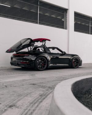 Michael Blakey Instagram - 🇺🇸🇬🇧 The @brixtonforged CM5 RS looks incredible on the Porsche 911 Targa owned by @producermichael ! The Targa was Porsche’s response to the USA toying with the idea of banning convertible vehicles in the 1960s for safety concerns. Let the people enjoy the outside!

Los Angeles, California␟| brixtonforged.com
Sales inquiries contact: 1.888.397.6601℡ | sales@brixtonforged.com