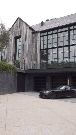 Michael Blakey Instagram - New YouTube video is live !
In today’s episode we explore a very unique and beautiful $48,000,000 “Mega-Mansion” filled with spectacular art !
It’s quite different to the usual style of homes we tour and I’m sure you’ll like it.
Click the link in my bio to see this fun house and let me know what you think?
~~~~~~~~~~
In it to win it !
~~~~~~~~~~

#producermichael #inittowinit #mansion @megamansion #hugehouse #ultramodern #housetour #house #beverlyhills #expensive