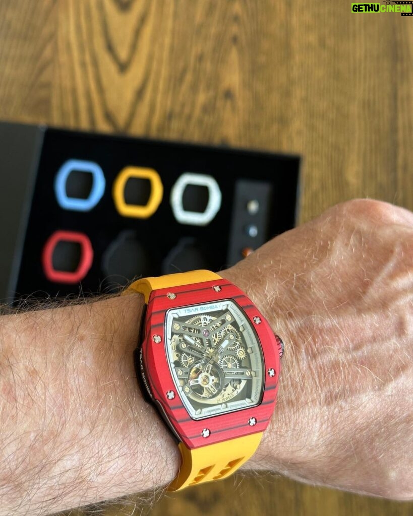 Michael Blakey Instagram - “Deal of the Century” How about this? An endless amount of different looks with the interchangeable bezels, crowns and straps - literally thousands of combinations, with a Japanese movement, top quality case and water-resistant to 10ATM. Transform your watch to match your outfit, mood or occasion in just seconds … Here’s the best part … I got you 25% discount off the already very affordable price for the latest release from @tsarbombawatch . Use code PM25 at checkout for this limited time offer. Click the link in my bio to discover this great opportunity. Enjoy ~~~~~~~~~~ In it to win it ! ~~~~~~~~~~ #producermichael #inittowinit #watch #timepiece #greatdeal #richardmille #rm #changeitup #watches #rolex #audemarspiguet #patekphilippe Beverly Hills, California