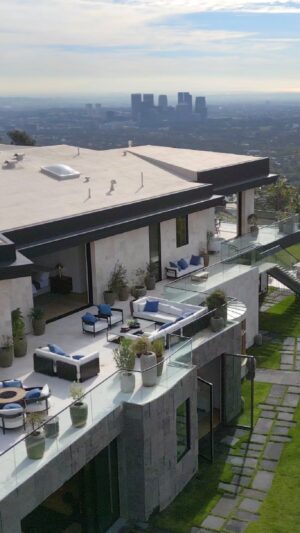 Michael Blakey Instagram - New YouTube video is live !
Firstly, I wish everyone a Very Happy New Year and hope it will be filled with health, wealth, happiness, joy and great success🎊 
We are off to an amazing start in 2024 touring a spectacular $46Million mega mansion in Beverly Hills overlooking the entire city of Los Angeles.
Check out this incredible property by clicking the link in my bio 🎥
~~~~~~~~~~
In it to win it !
~~~~~~~~~~

#producermichael #inittowinit #mansion #housetour #beverlyhills #losangeles #hollywood #expensive #house #view #views