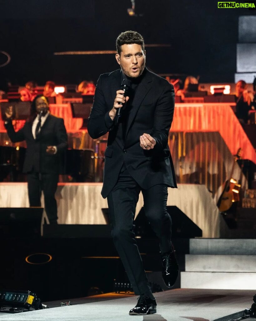 Michael Bublé Instagram - One of the top ten, Italian hand gestures. But what does it mean? #MBHighertour