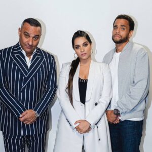 Michael Ealy Instagram - Dont miss three the hard way tonight on @latewithlilly 
12:35am aka late but it's so much fun!
S/o to @russellpeters for rockin this suit!
@stumptownabc