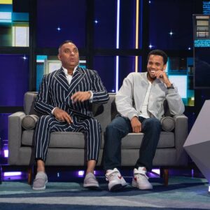 Michael Ealy Instagram - Dont miss three the hard way tonight on @latewithlilly 
12:35am aka late but it's so much fun!
S/o to @russellpeters for rockin this suit!
@stumptownabc