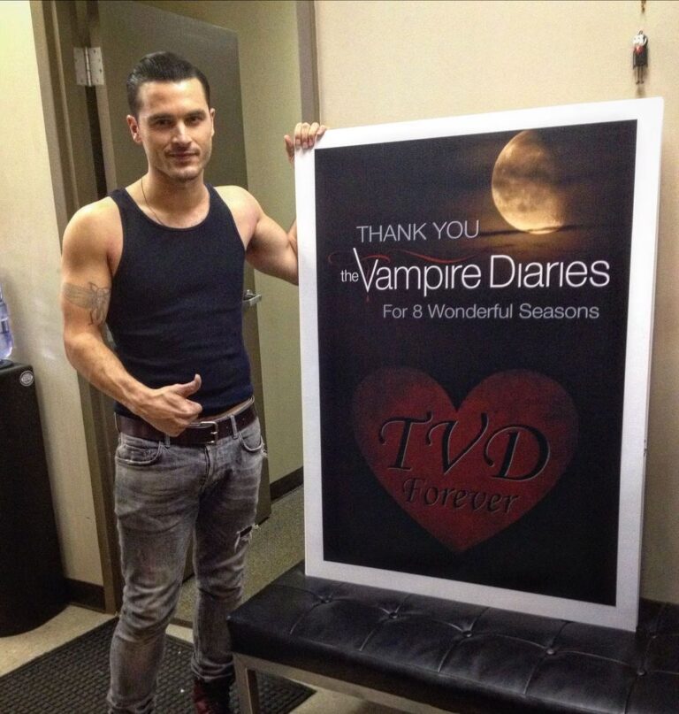 Michael Malarkey Instagram - woah throwback for the #tvd fam from the final days x 📷 @the_drew00