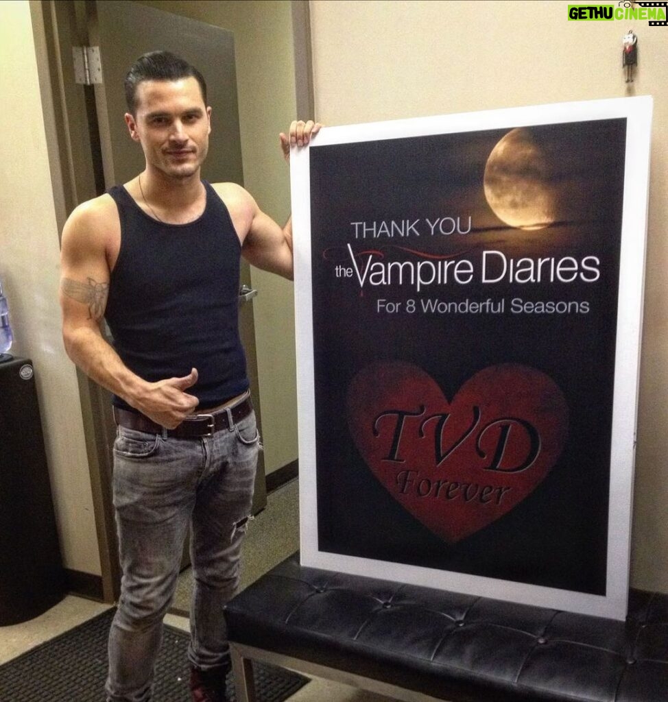 Michael Malarkey Instagram - woah throwback for the #tvd fam from the final days x 📷 @the_drew00