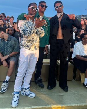 Micheal Ward Instagram - PFW was a mad ting I can’t lie 🔥

Thanks @louisvuitton and @pharrell for having me 👊🏾