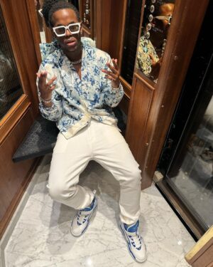 Micheal Ward Instagram - PFW was a mad ting I can’t lie 🔥

Thanks @louisvuitton and @pharrell for having me 👊🏾