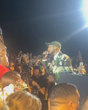 Micheal Ward Instagram - PFW was a mad ting I can’t lie 🔥

Thanks @louisvuitton and @pharrell for having me 👊🏾