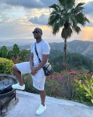 Micheal Ward Instagram - No place like home. Nothing like family 🇯🇲