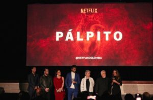Michel Brown Instagram - Que gran noche pasamos, gracias a todo el tremendo equipo de @netflixlat que hicieron posible este gran festejo !!!!
@carolinalecontemejia @pacoramosq 
María camila , tomas y todo su equipo 🫀🫀🫀#pálpito